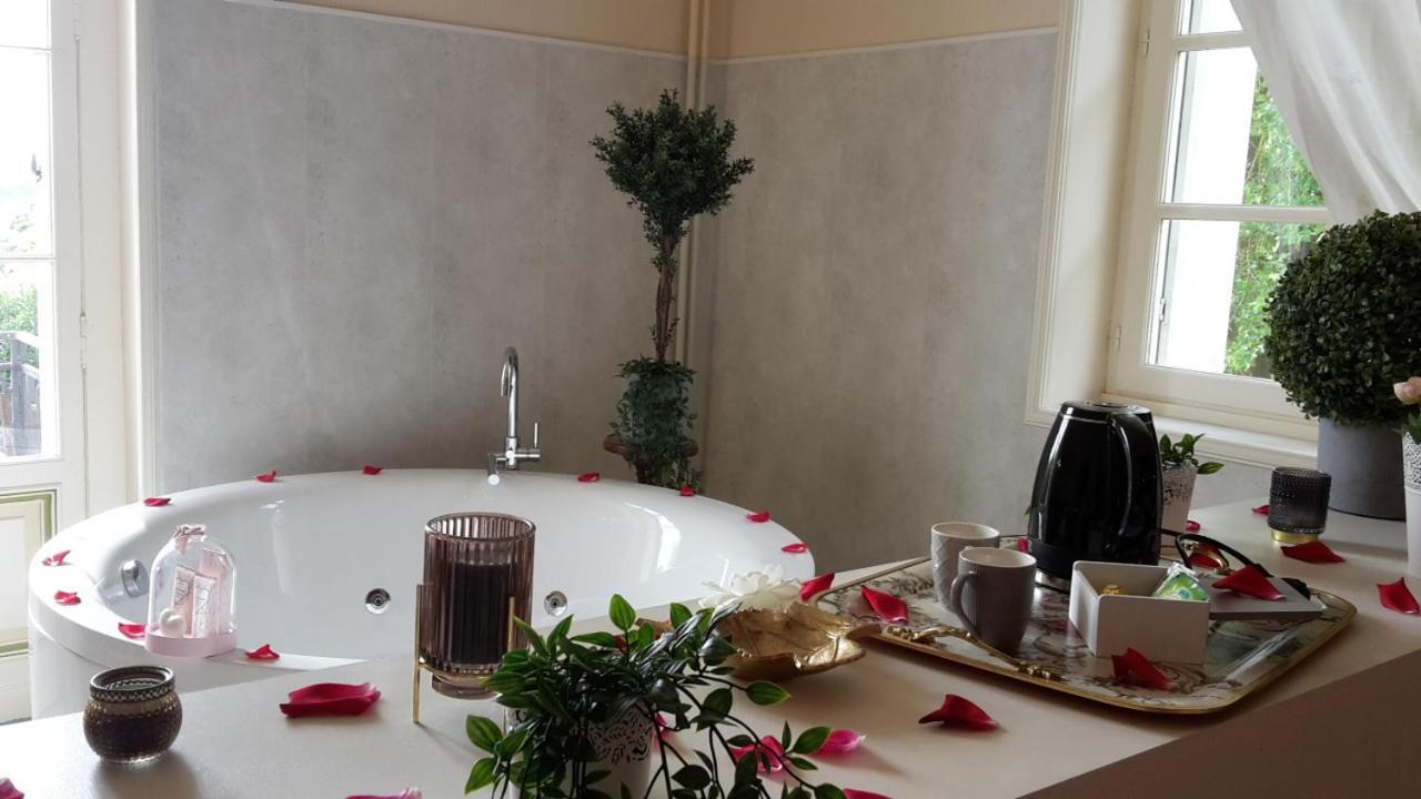 ホテル Chateau Marith - Etablissement Climatise Avec Piscine クレラック エクステリア 写真