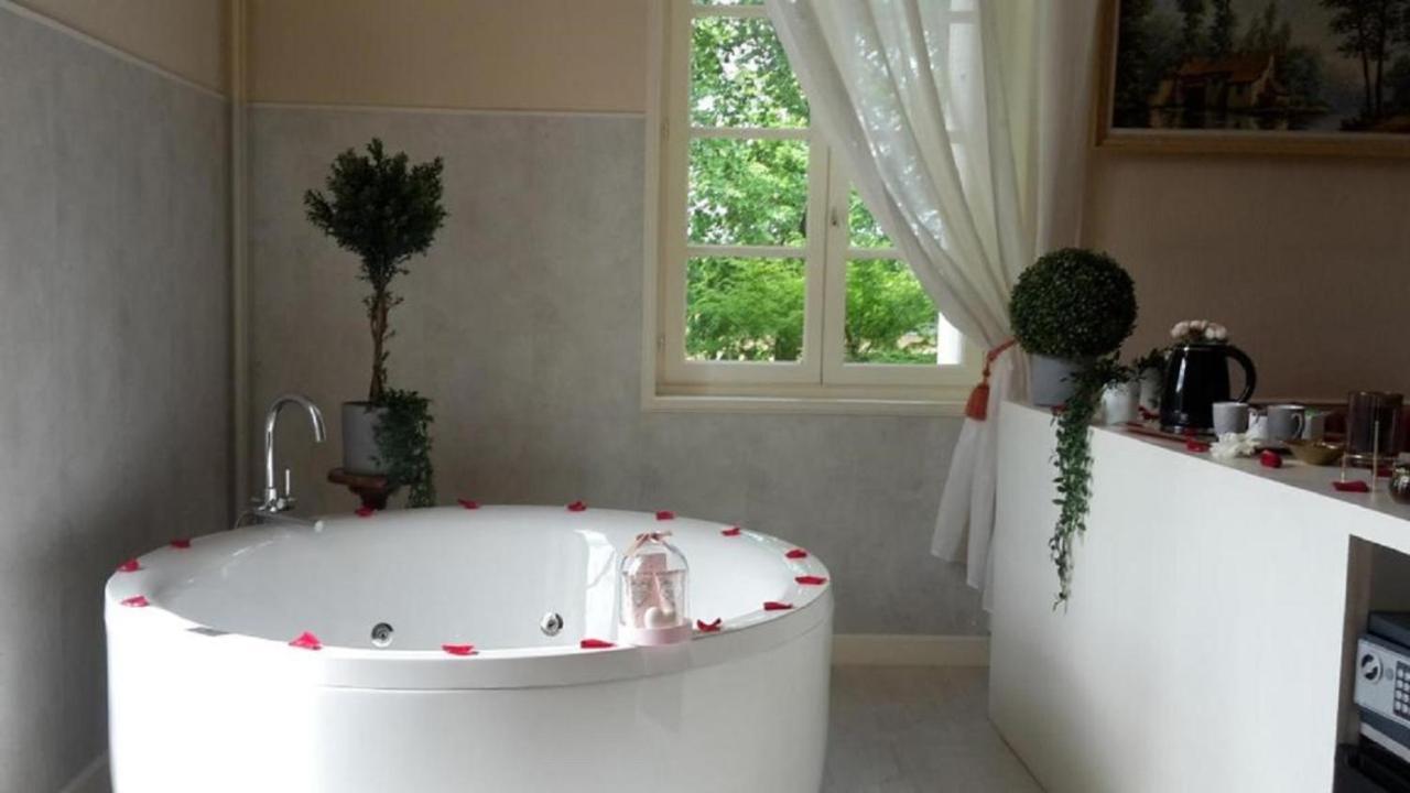 ホテル Chateau Marith - Etablissement Climatise Avec Piscine クレラック エクステリア 写真